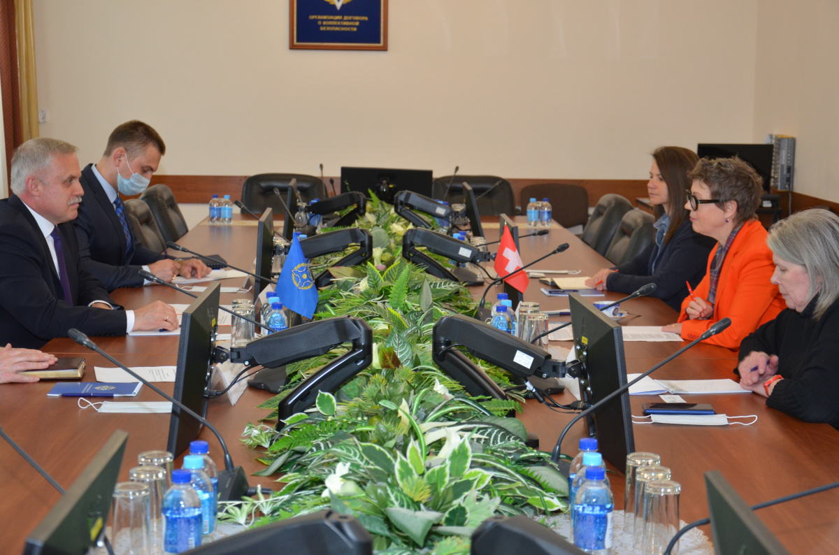 Генеральный Секретарь ОДКБ Станислав Зась встретился с Послом Швейцарии в России Кристиной Марти Ланг