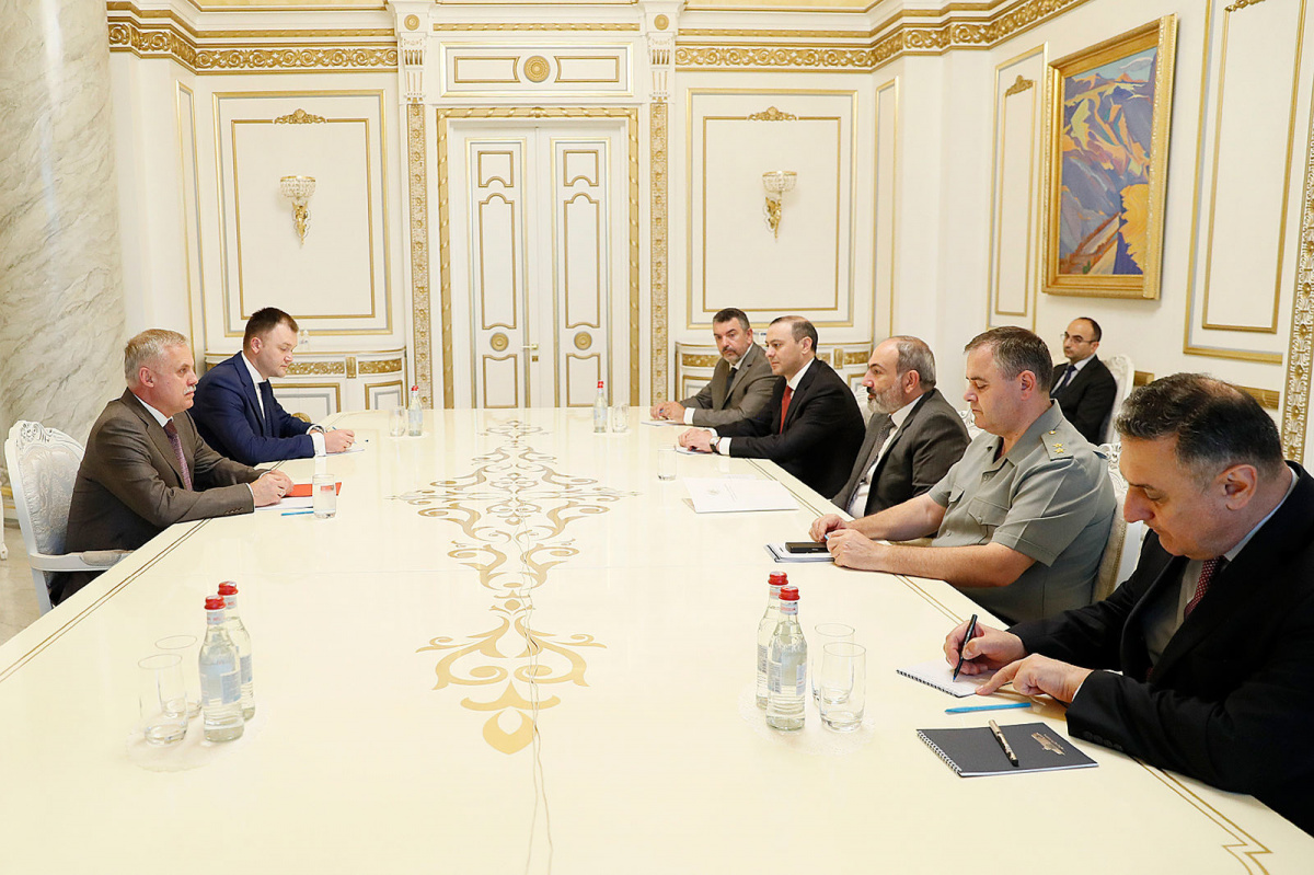 В Ереване состоялась встреча Генерального секретаря ОДКБ Станислава Зася с Премьер-Министром Республики Армения Николом Пашиняном
