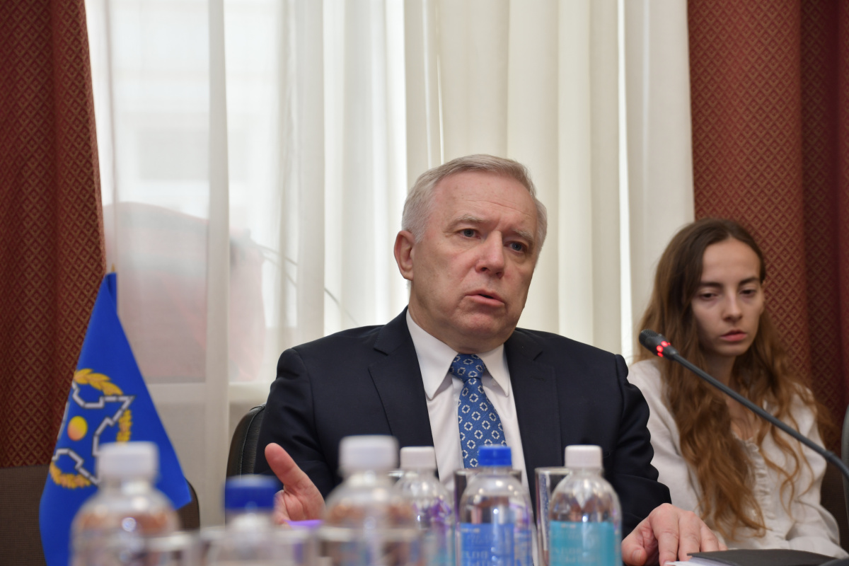 В Секретариате ОДКБ прошел образовательный семинар по вопросам евразийской безопасности