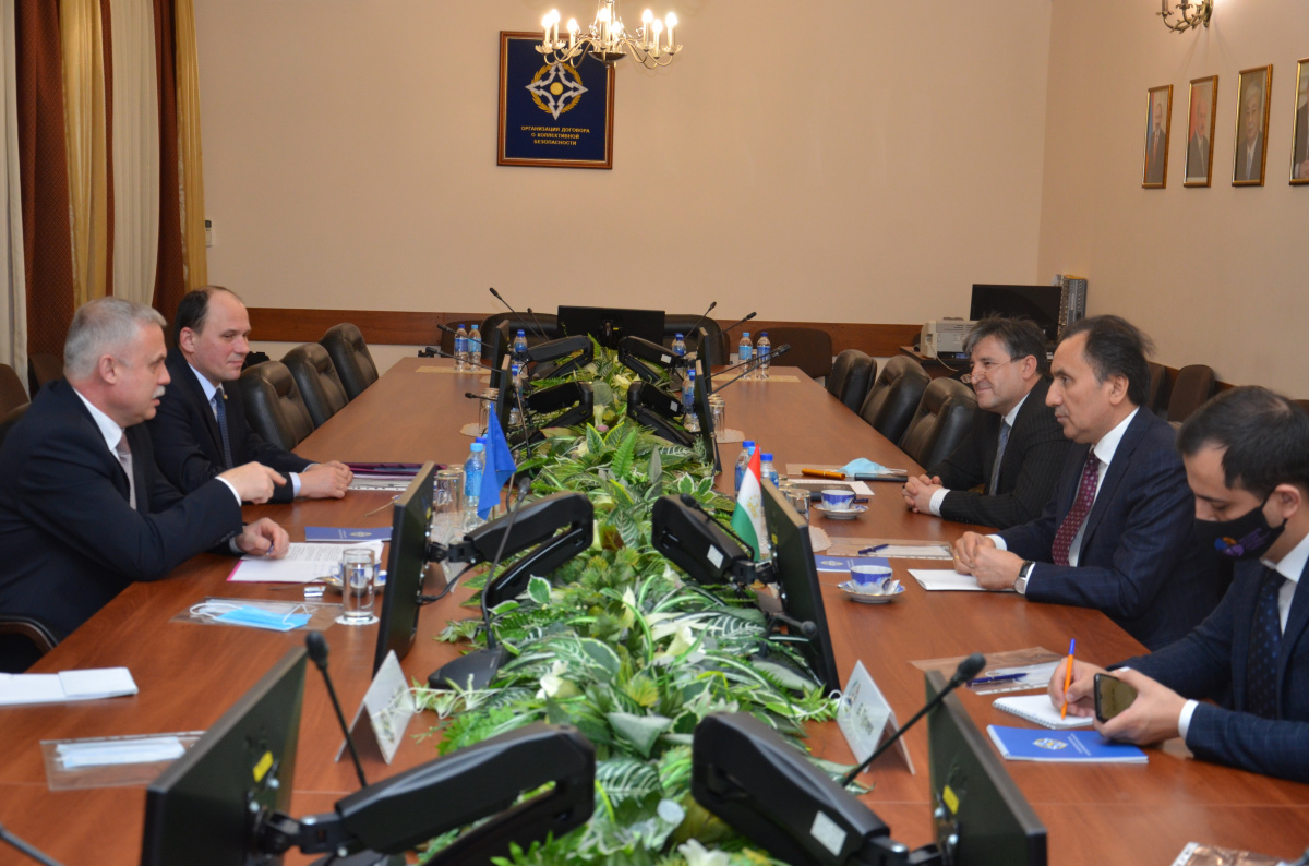 Генеральный секретарь ОДКБ встретился с Послом Таджикистана в России