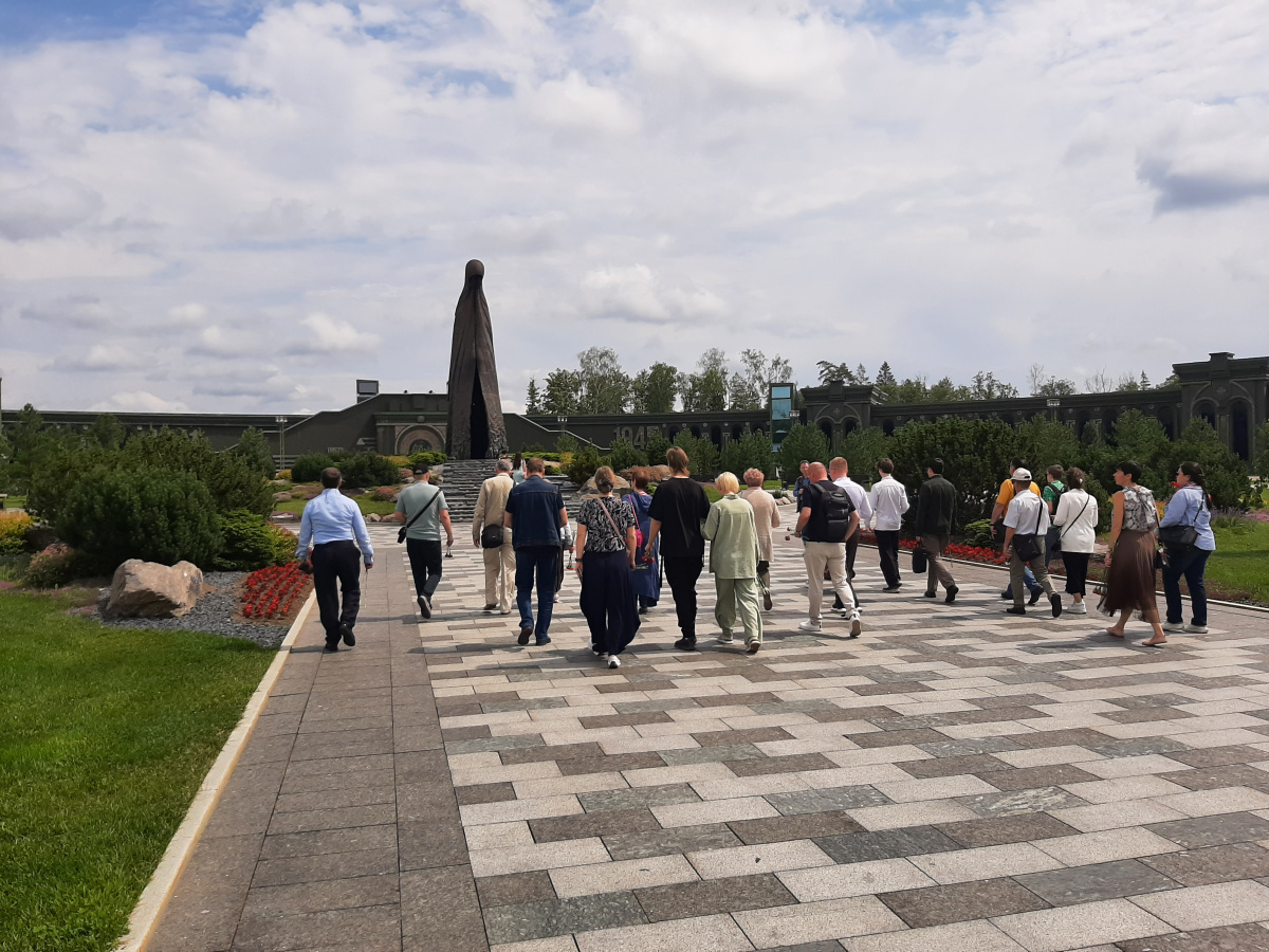 Делегация Секретариата ОДКБ посетила Парк «Патриот» Делегация Секретариата ОДКБ посетила Парк «Патриот»