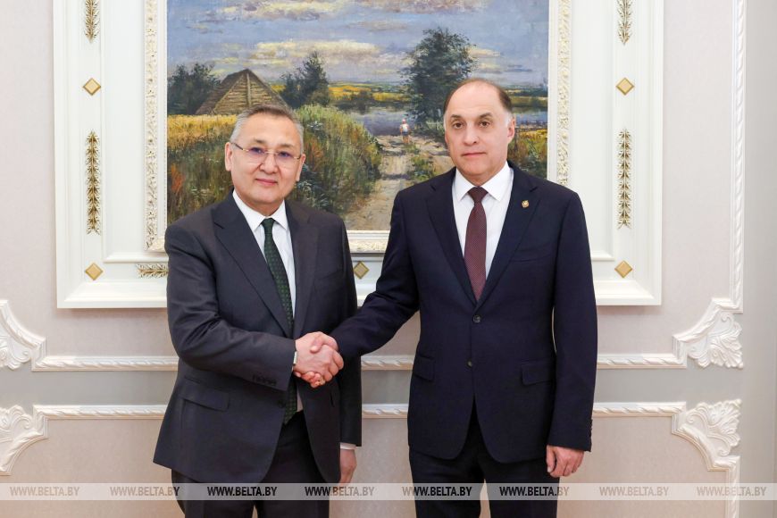 Состоялась встреча Генерального секретаря ОДКБ Таалатбека Масадыкова с Секретарем Совета безопасности Беларуси Александром Вольфовичем