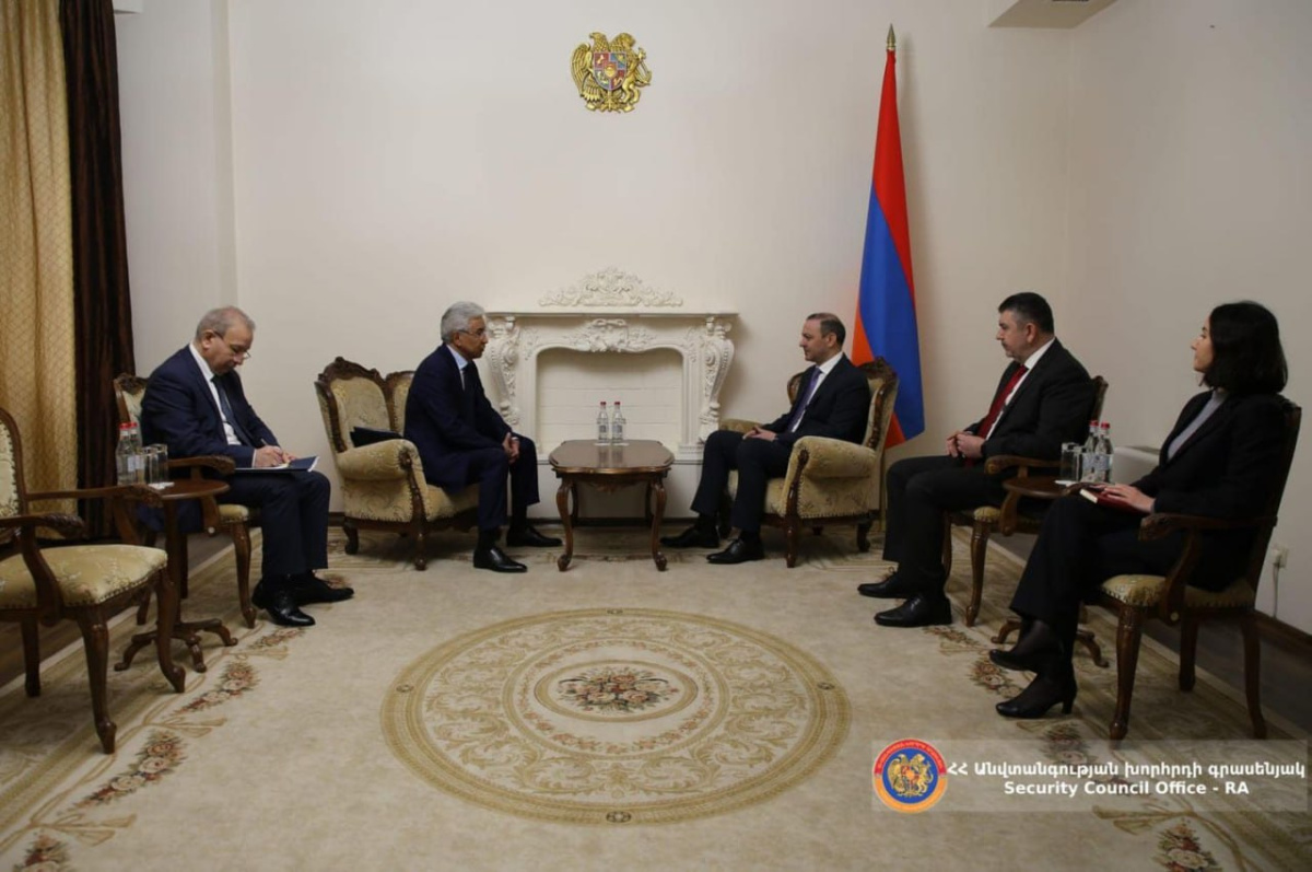 Секретарь Совета Безопасности Армении Армен Григорян и Генеральный секретарь ОДКБ Имангали Тасмагамбетов провели встречу в Ереване