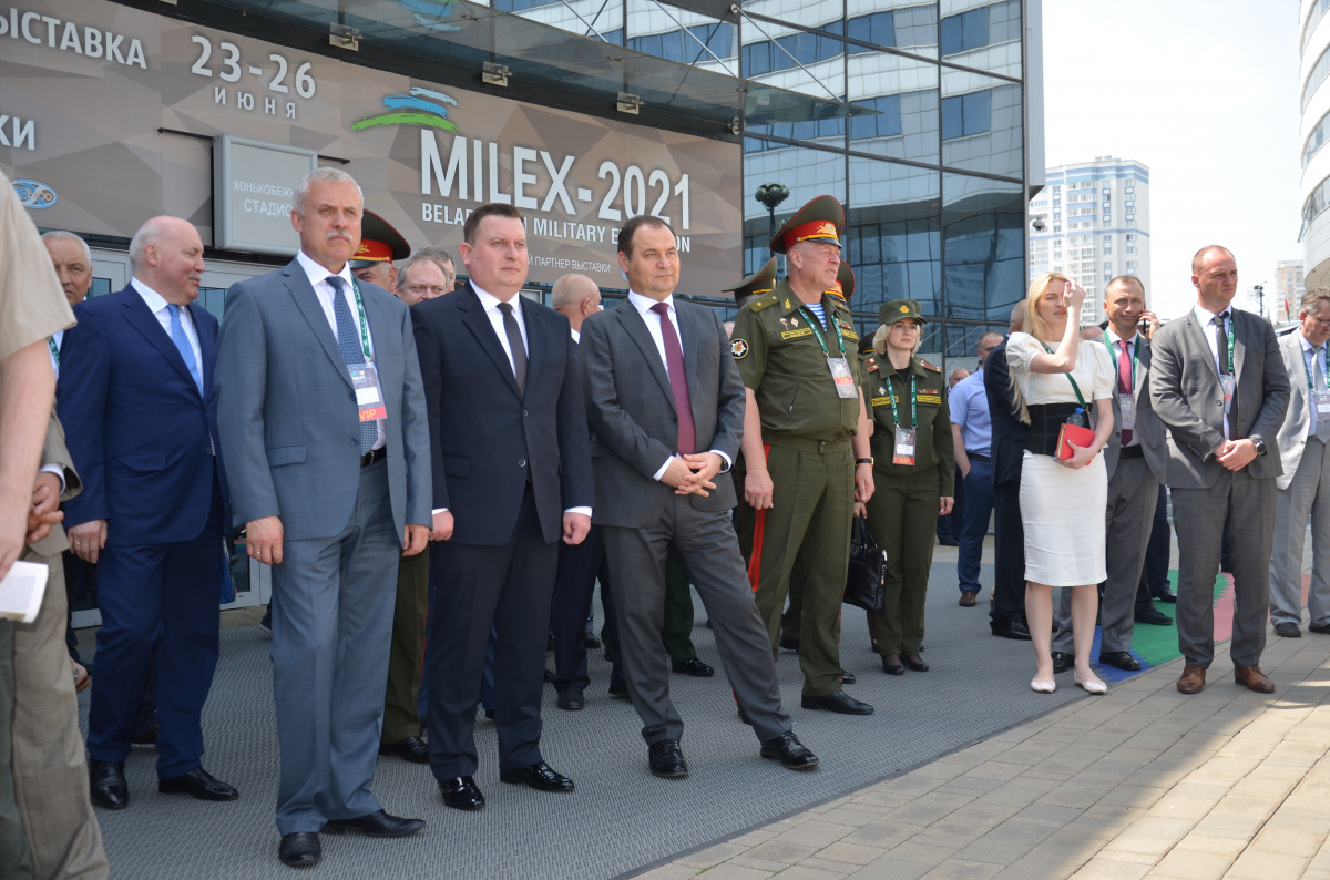 Генеральный секретарь ОДКБ принял участие в открытии 10-й Международной выставки вооружения и военной техники MILEX-2021 в Минске