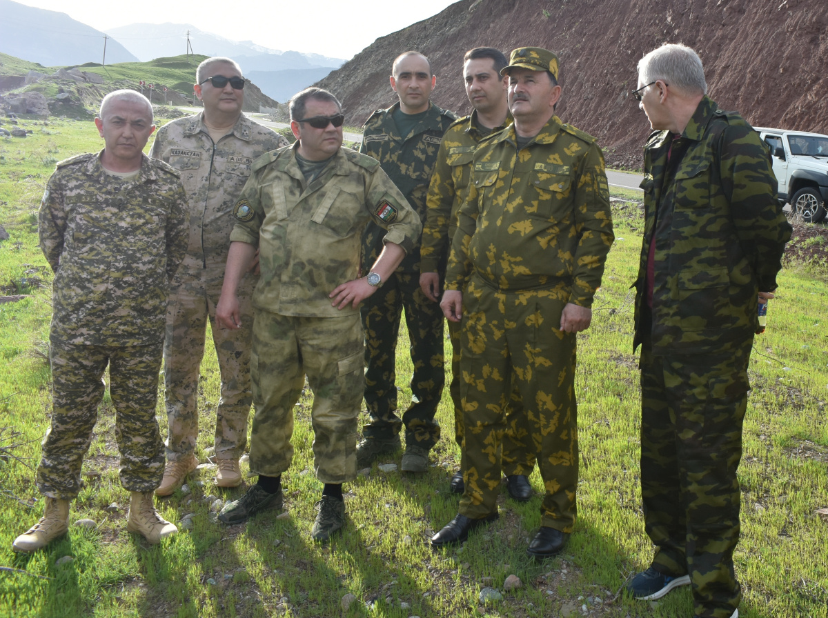 Заместитель Генерального секретаря ОДКБ Тахир Хайрулоев посетил участок таджикско-афганской границы