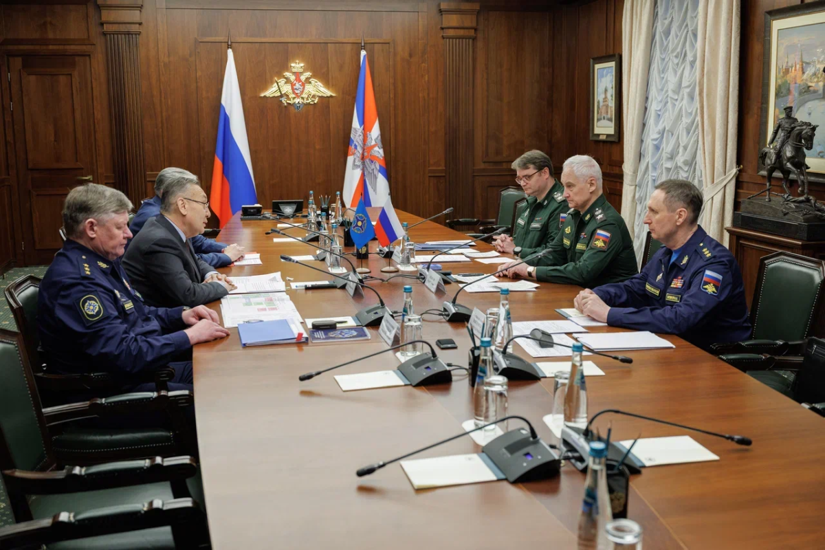 Состоялась встреча Генерального секретаря ОДКБ Таалатбека Масадыкова с Министром обороны России Андреем Белоусовым