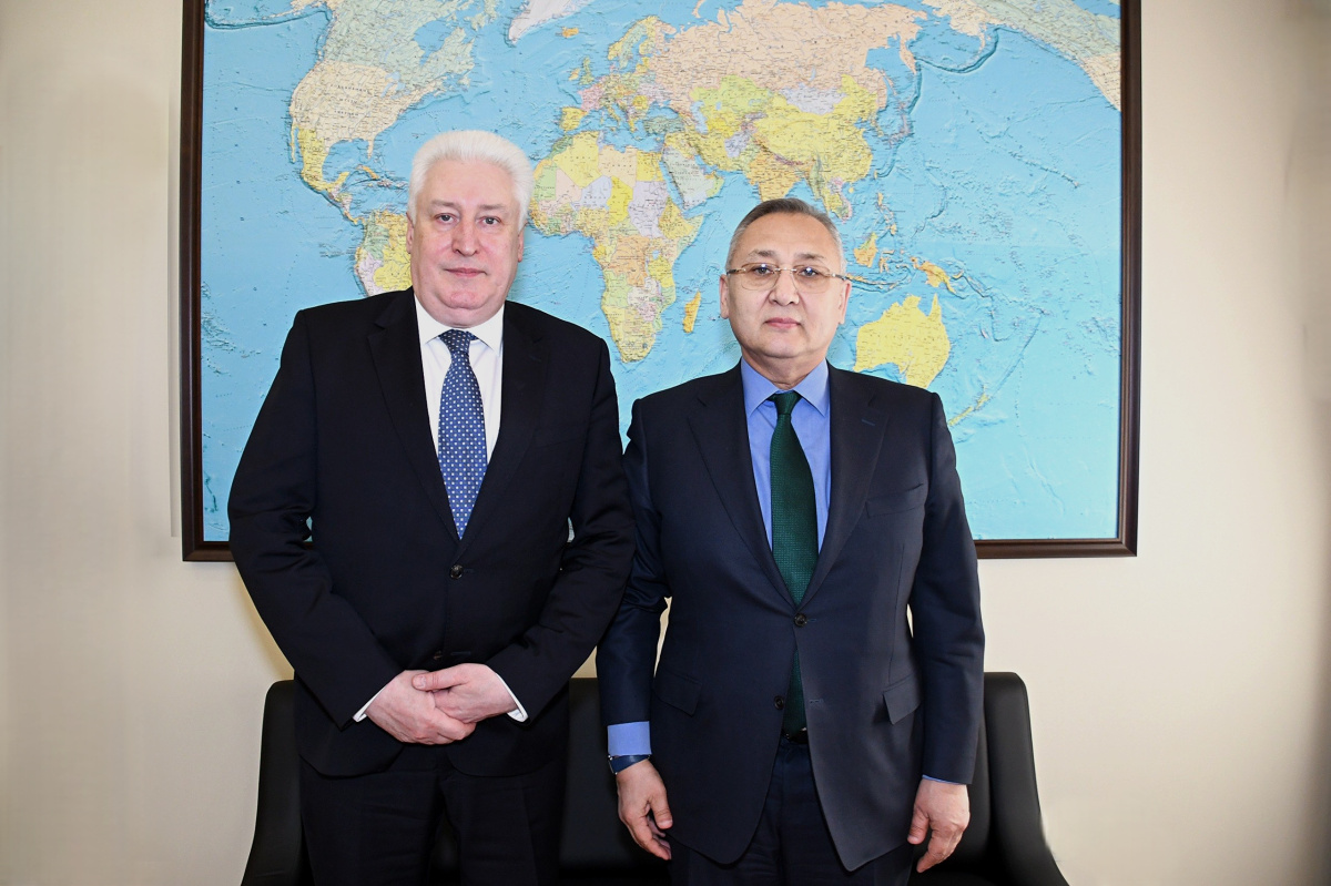 В Секретариате ОДКБ состоялась рабочая встреча Генерального секретаря Таалатбека Масадыкова с главным редактором журнала «Национальная оборона» Игорем Коротченко