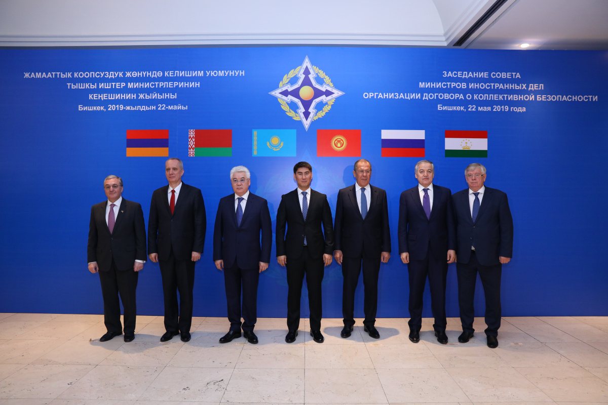 Совет министров иностранных дел ОДКБ на заседании в Бишкеке одобрил   План коллективных действий государств-членов ОДКБ по реализации Глобальной контртеррористической стратегии ООН на 2019-2021 годы и принял Открытое обращение к главам МИД стран НАТО